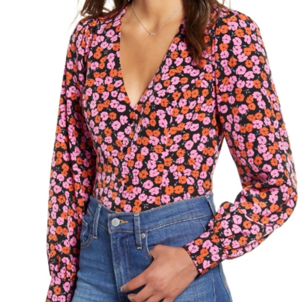 Lush S Red and Pink‎ Floral Long Sleeve V-Neck Button Down Blouse
